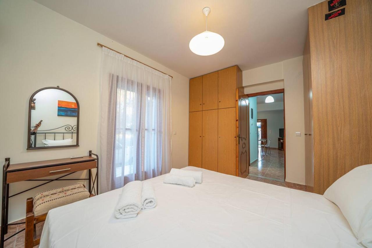 Afroditi Holiday Home - Blue Apartment Svoronata Exteriör bild